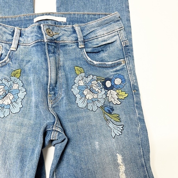 Zara Trafaluc Denimwear Womens High Rise Embroidered Frayed Ankle Jean Sz 2 - Picture 3 of 9
